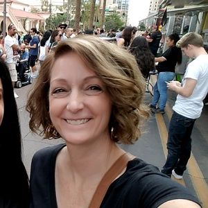 Meet your Posher, Val